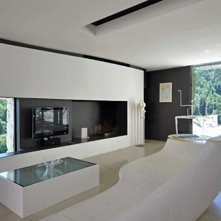 Papillon Villa *